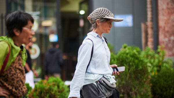 Туристы из Китая гуляют по старому городу - Sputnik Грузия