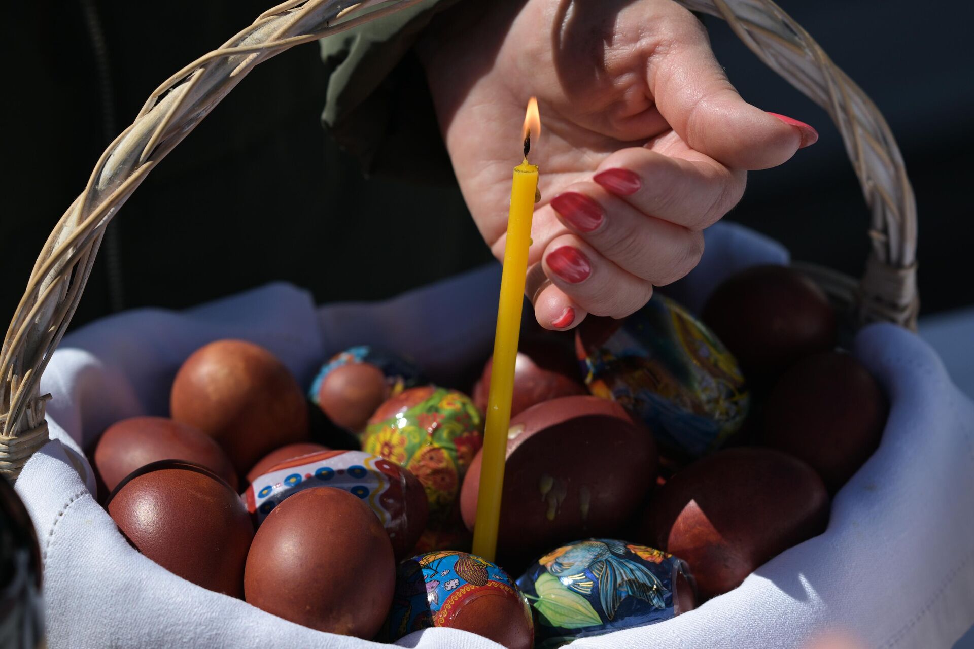 Освящение пасхальных куличей и яиц - Sputnik Грузия, 1920, 31.12.2025