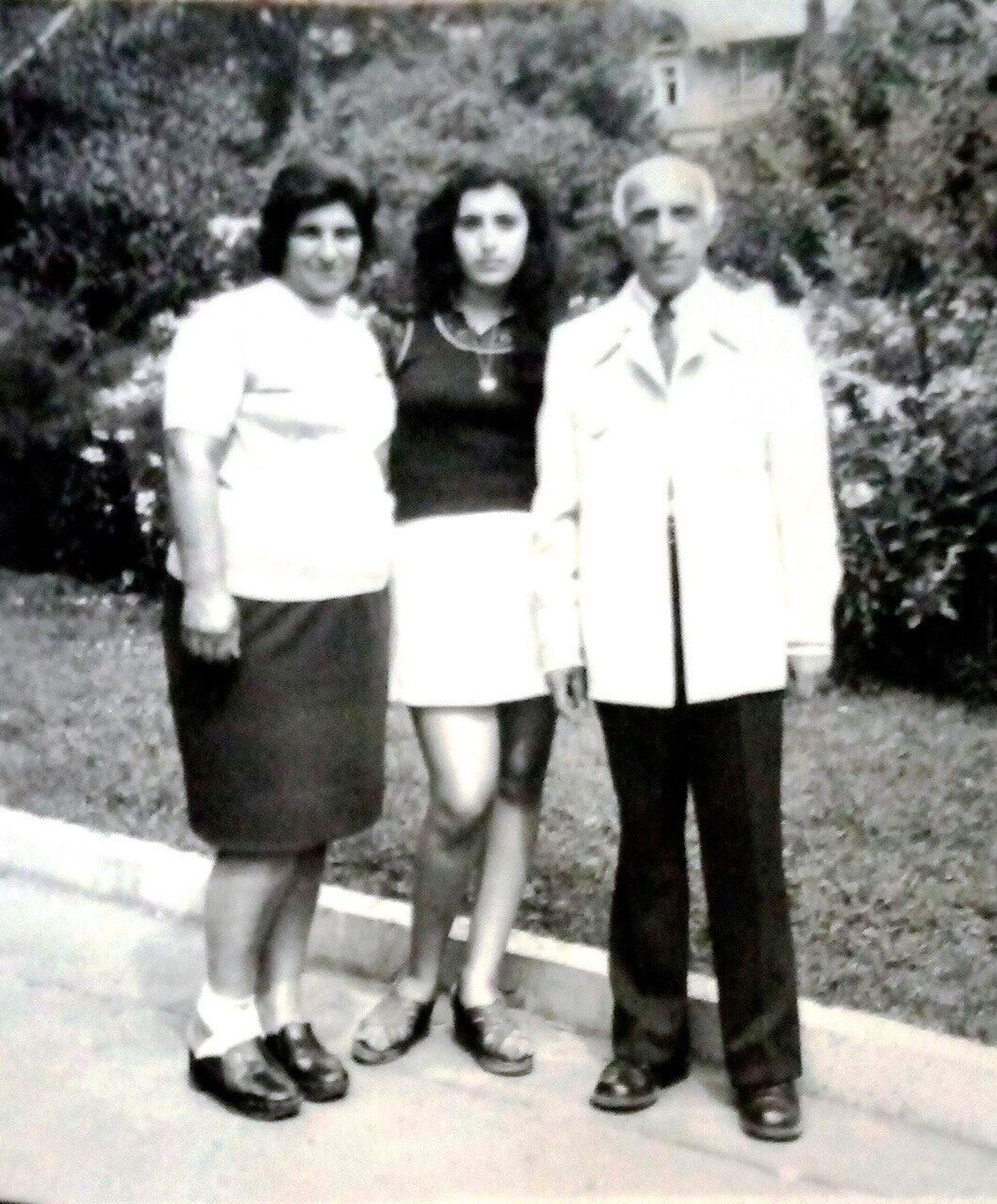 Мария Арзуманова с дочерью и супругом - Sputnik Грузия, 1920, 08.05.2024