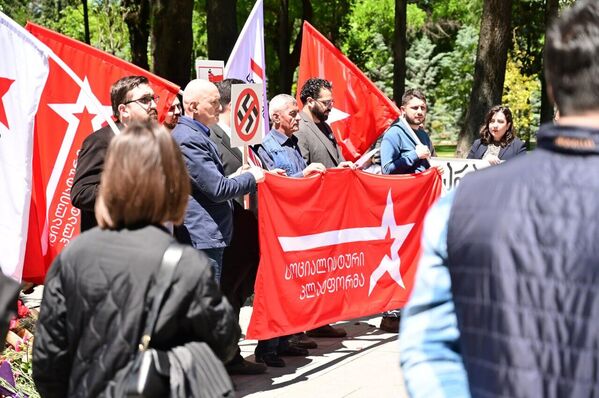 По случаю праздника в Тбилиси состоялось шествие &quot;Бессмертное войско&quot;. - Sputnik Грузия