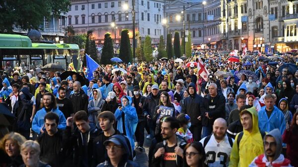 Акция протеста оппозиции в День Европы и шествие по столице Грузии - Sputnik Грузия