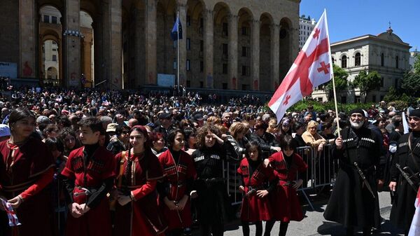 Шествие по случаю Дня святости семьи и уважения к родителям в столице Грузии 17 мая 2024 года - Sputnik Грузия