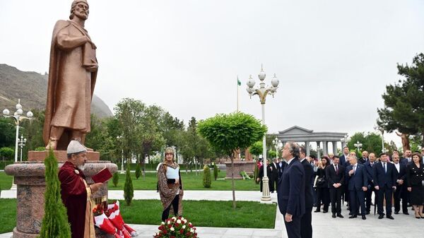 Открытие памятника Руставели в Ашхабаде - Sputnik Грузия