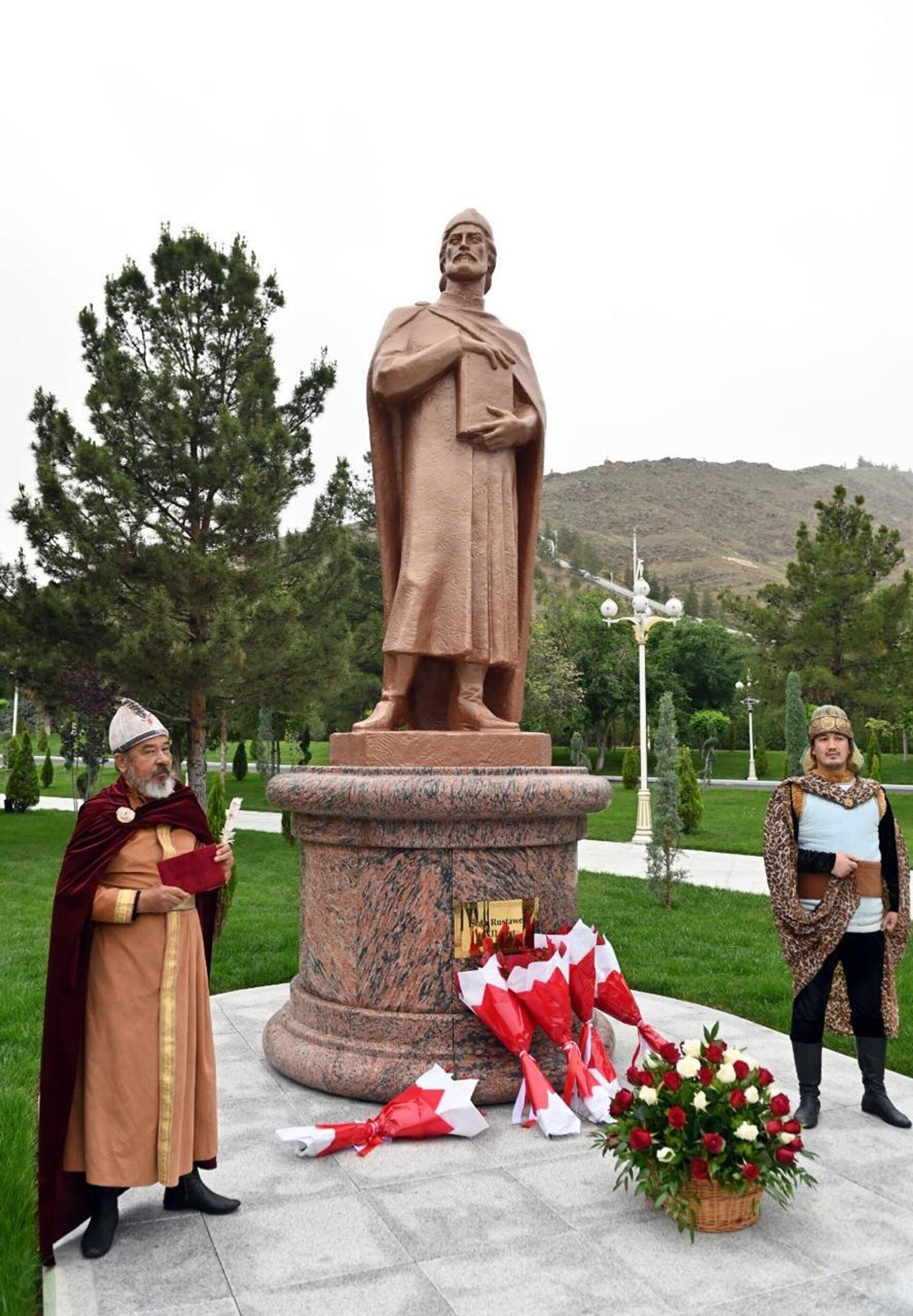 Открытие памятника Руставели в Ашхабаде - Sputnik Грузия, 1920, 20.05.2024