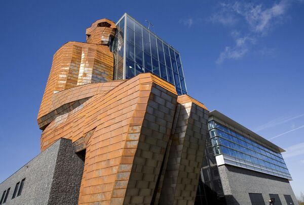 Музей человеческого тела Corpus в Нидерландах привлекает внимание своим фасадом. Посетителей здесь ждет прогулка по человеческому организму! - Sputnik Грузия