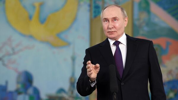 Президент Владимир Путин ответил на вопросы российских СМИ по итогам визита в Узбекистан - Sputnik Грузия