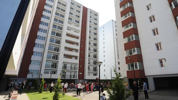 Семьям экомигрантов в Батуми передали новые квартиры - Sputnik Грузия