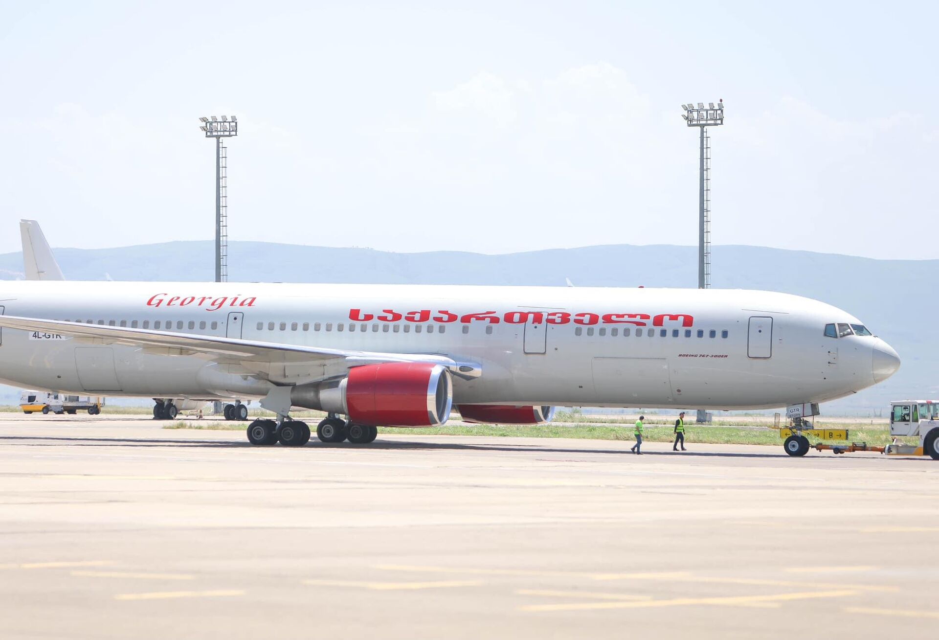 Самолет Georgian Airways Boeing 767-300 - Sputnik Грузия, 1920, 14.06.2024