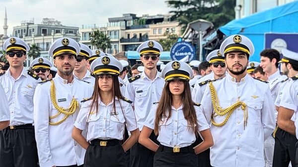 Студенты Батумской государственной морской академии - Sputnik Грузия