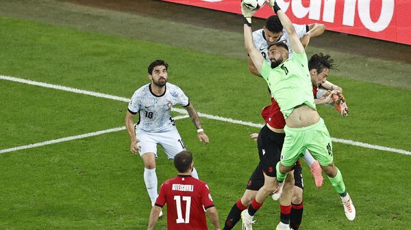 Матч Грузия-Испания будет судить французская команда арбитров