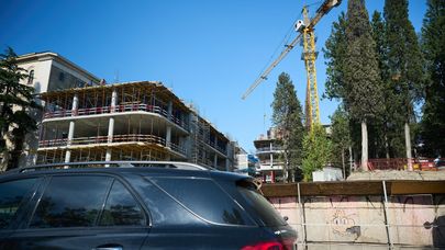 Экономика, бизнес и недвижимость - строительство нового жилого дома