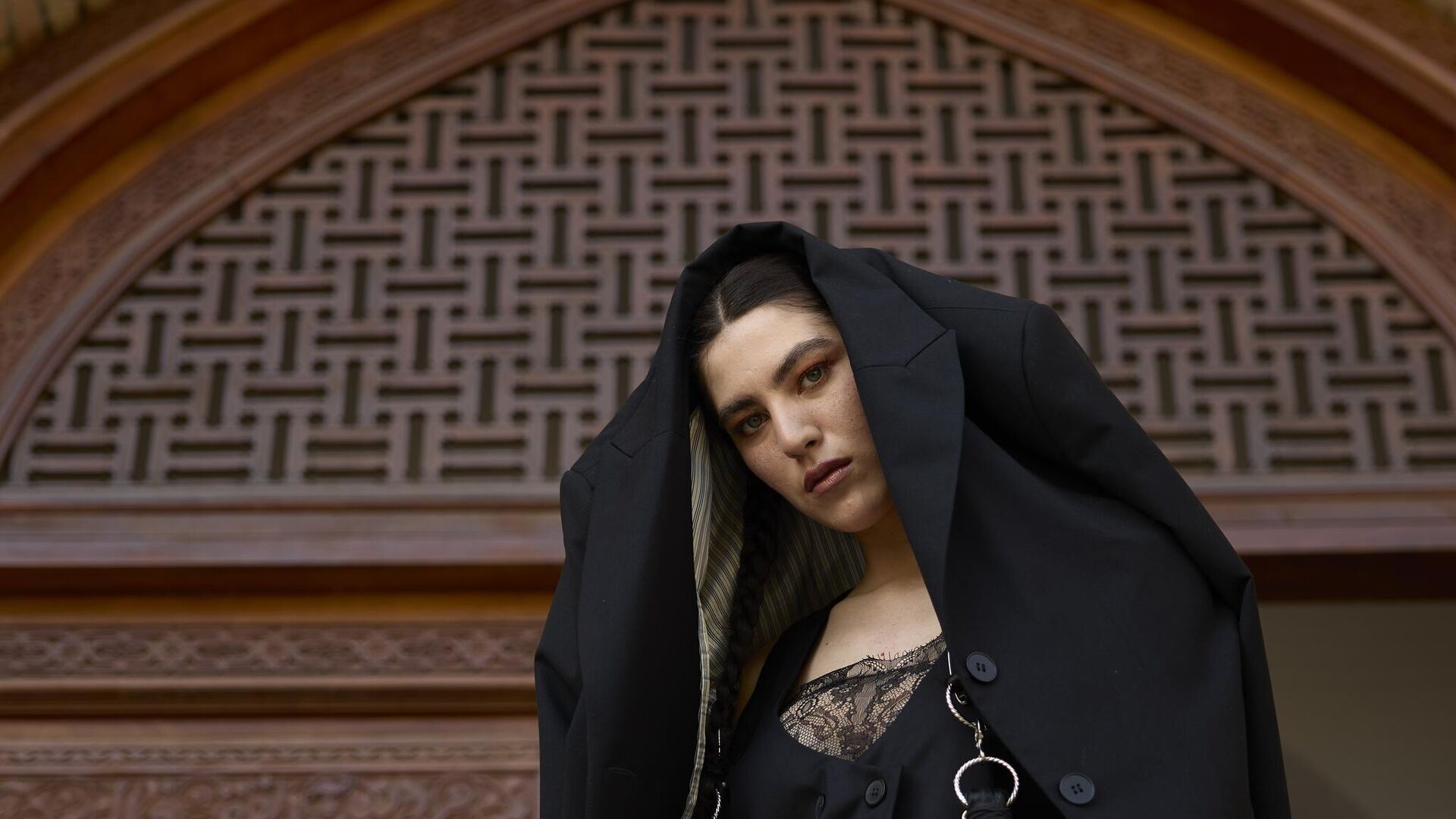 Первый грузинский модный проект, открывший резиденцию в метавселенной, объединяя физический и цифровой миры моды - Metrica Fashion Show  - Sputnik Грузия, 1920, 10.10.2024