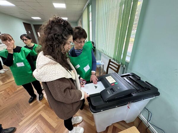 В Грузии настал день голосования – жители страны сегодня избирают парламент одиннадцатого созыва. - Sputnik Грузия