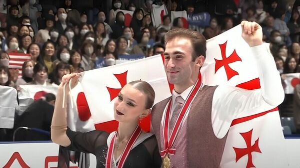 Фигуристы Анастасия Метелкина и Лука Берулава победили на этапе Гран-при NHK Trophy  - Sputnik Грузия