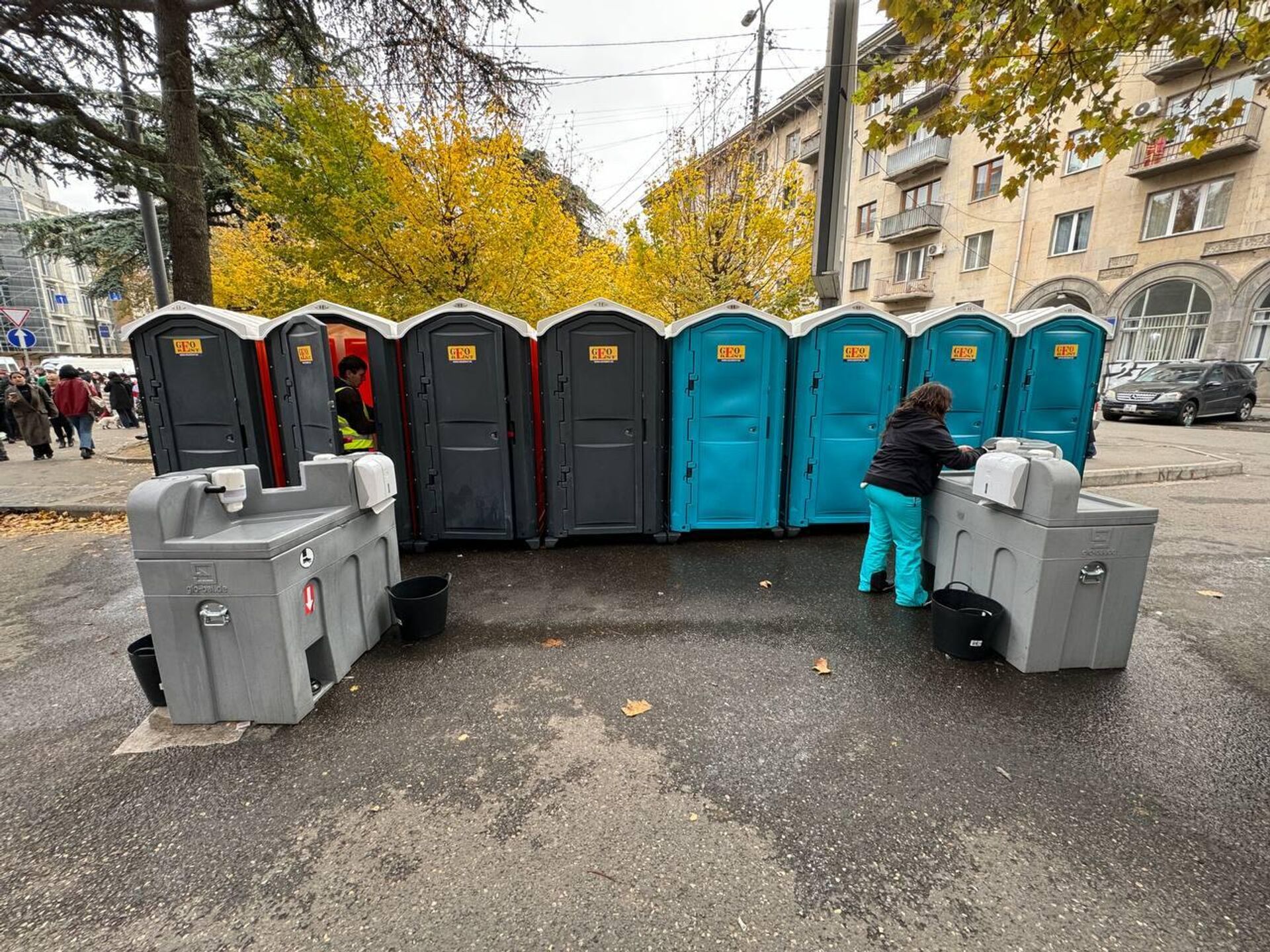 Палаточный городок оппозиции. Акция протеста у здания ТГУ 18 ноября 2024 года - Sputnik Грузия, 1920, 20.11.2024