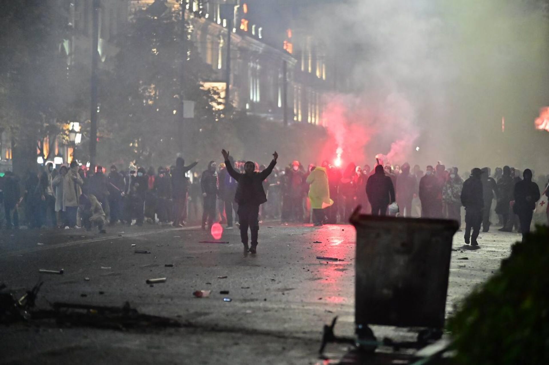 Разгон массовых протестов объединённой оппозиции в столице Грузии в ночь на 2 декабря 2024 года - Sputnik Грузия, 1920, 04.12.2024