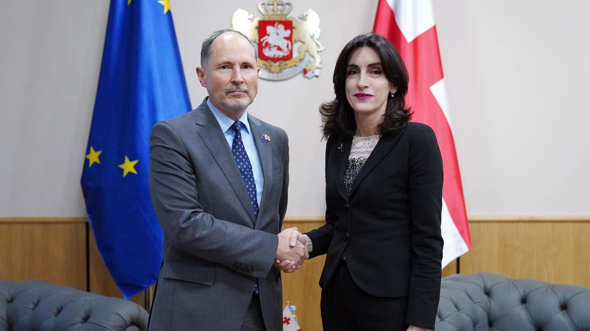პაველ ჰერჩინსკი და მაკა ბოჭორიშვილი პაველ ჰერჩინსკი და მაკა ბოჭორიშვილი - Sputnik საქართველო, 1920, 13.12.2024