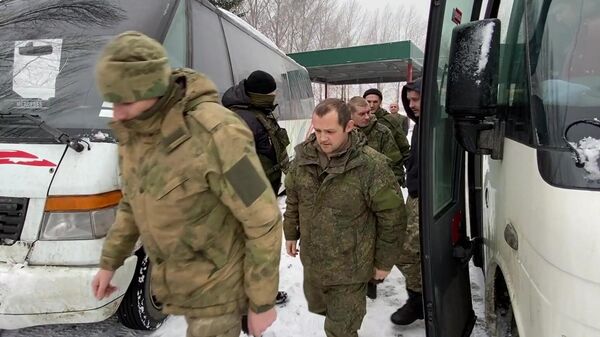 Российские военнослужащие, вернувшиеся из украинского плена - Sputnik Грузия