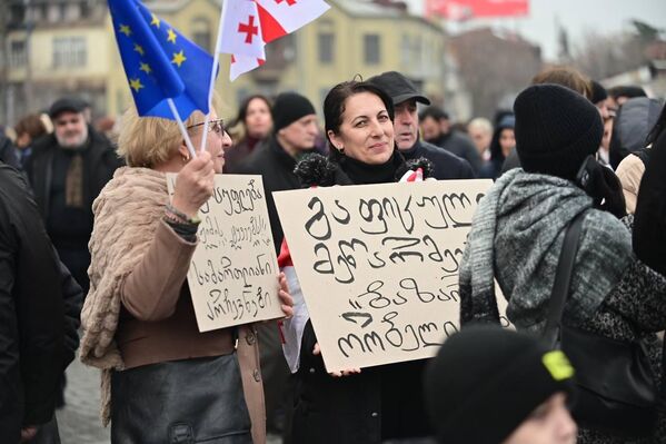 В целом акция была мирной, несмотря на напряженность в требованиях, и завершилась без крупных инцидентов. - Sputnik Грузия