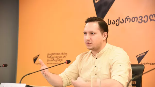 Вадим Павлов. SputnikPro на тему Деловая журналистика в современных реалиях: как писать просто о сложном - Sputnik Грузия