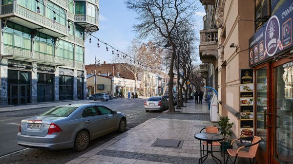 Проспект Давида Агмашенебели, район Чугурети в центре Тбилиси - Sputnik Грузия