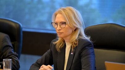 Подписание меморандума о взаимопонимании между Национальным банком Грузии и Центральным банком Китая, президенты банков Натия Турнава и Пан Гуншэн 