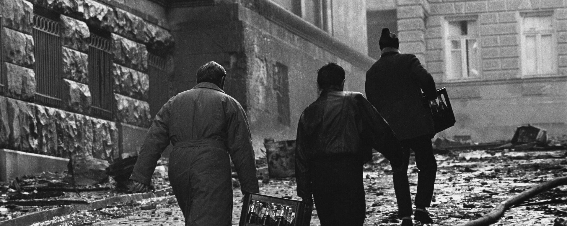 Кризис на улицах столицы Тбилиси, Грузия, 1992 г. - Sputnik Грузия, 1920, 11.04.2025