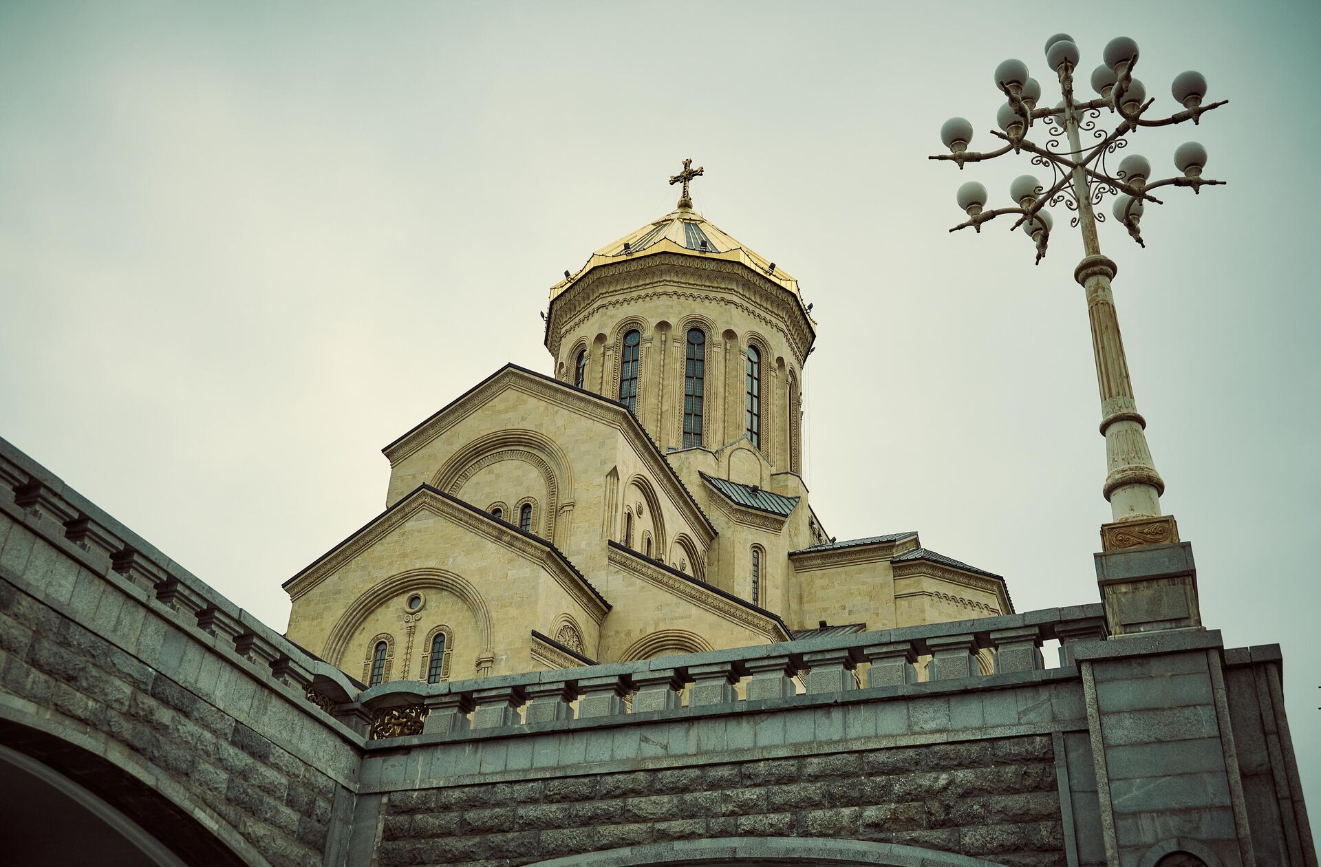 Кафедральный собор Святой Троицы Самеба  - Sputnik საქართველო, 1920, 26.03.2026