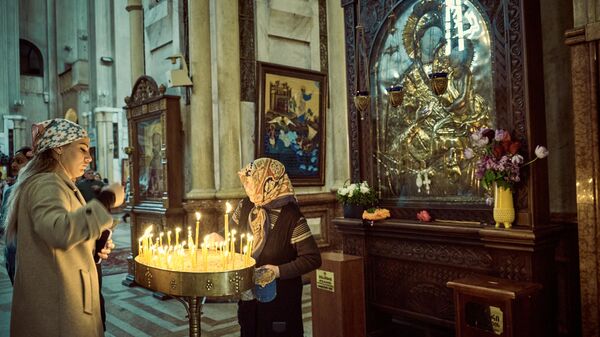 მრევლი ტაძარში - Sputnik საქართველო