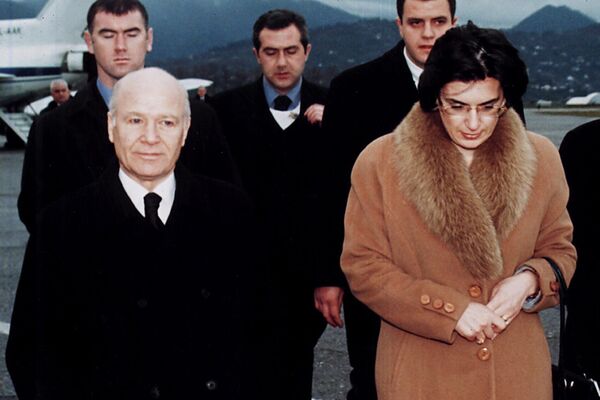 Аслан Абашидзе и Нино Бурджанадзе в декабре 2003 года в Батуми - Sputnik Грузия