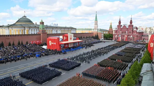 Парадные расчеты на Красной площади в Москве перед началом военного парада, посвященного 80-летию Победы в Великой Отечественной войне - Sputnik Грузия