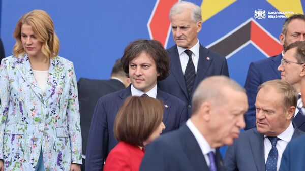 Премьер-министр Грузии Ираклий Кобахидзе принимает участие в саммите Европейского политического совета (ЕПС) в Тиране, столице Албании - Sputnik Грузия