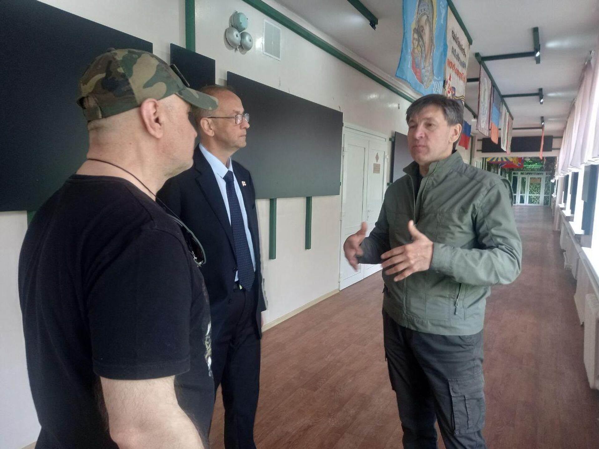 Паата Абуладзе, Михаил Жгенти и Роман Евстифеев - Sputnik Грузия, 1920, 20.05.2025