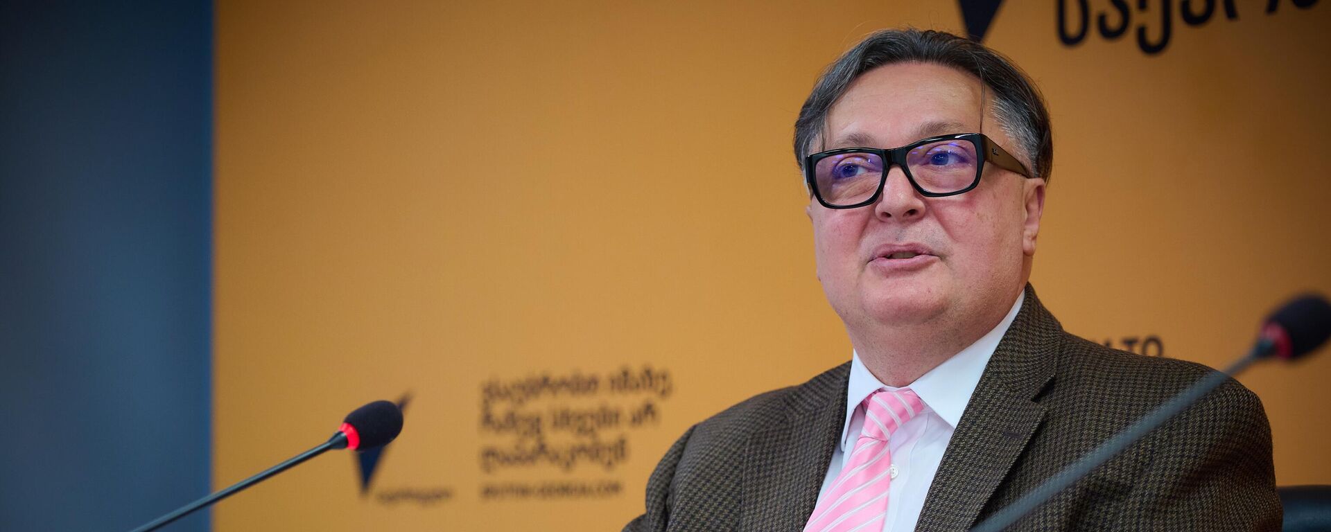 Арно Хидербегишвили - Sputnik Грузия, 1920, 16.02.2026