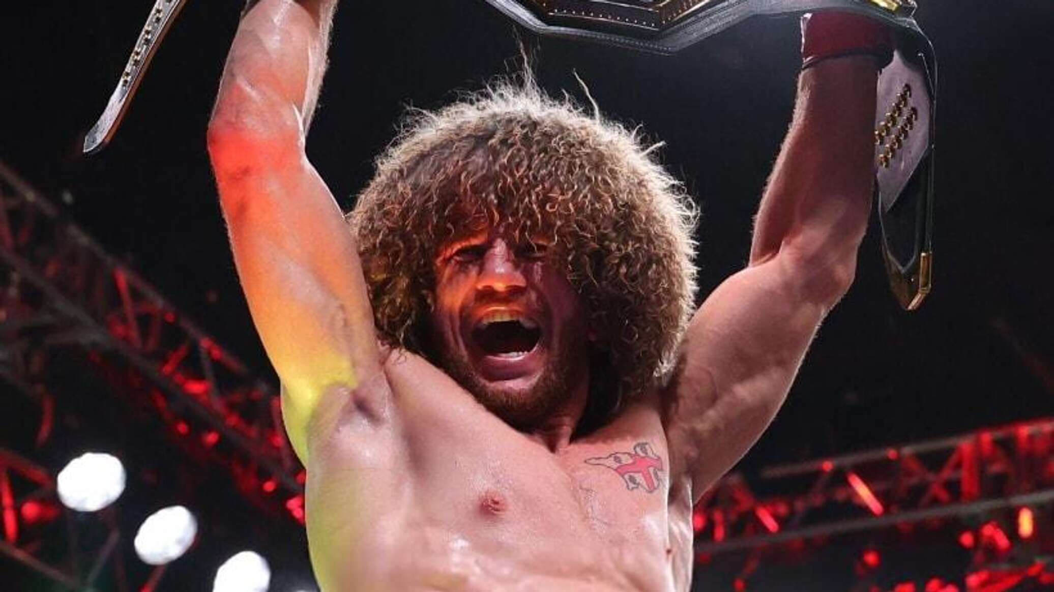 Двалишвили защитил чемпионский пояс UFC