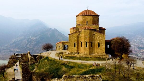 Европейцы Грузии и Армении против духовных скреп - видео - Sputnik Грузия