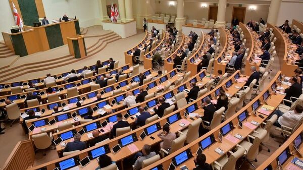 Развитие парламентаризма в Грузии: кто теперь в стране главный? — видео