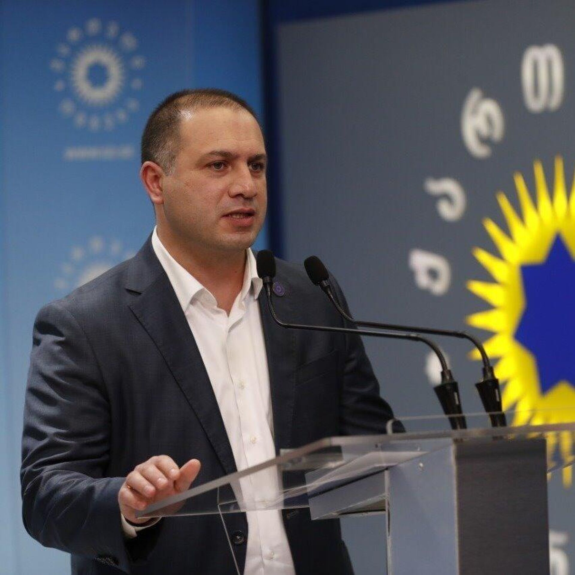 Министр образования Грузии Гиви Миканадзе  - Sputnik Грузия, 1920, 22.10.2025