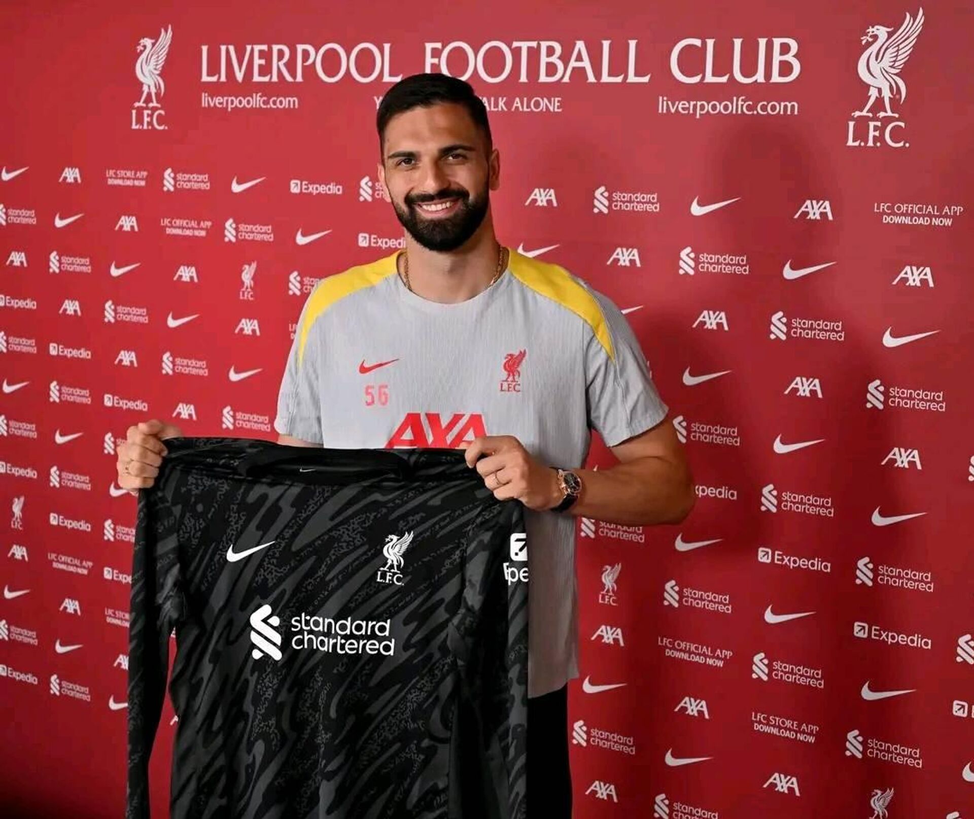 Георгий Мамардашвили в футбольном клубе Ливерпуль, 2025 - Sputnik Грузия, 1920, 30.12.2025