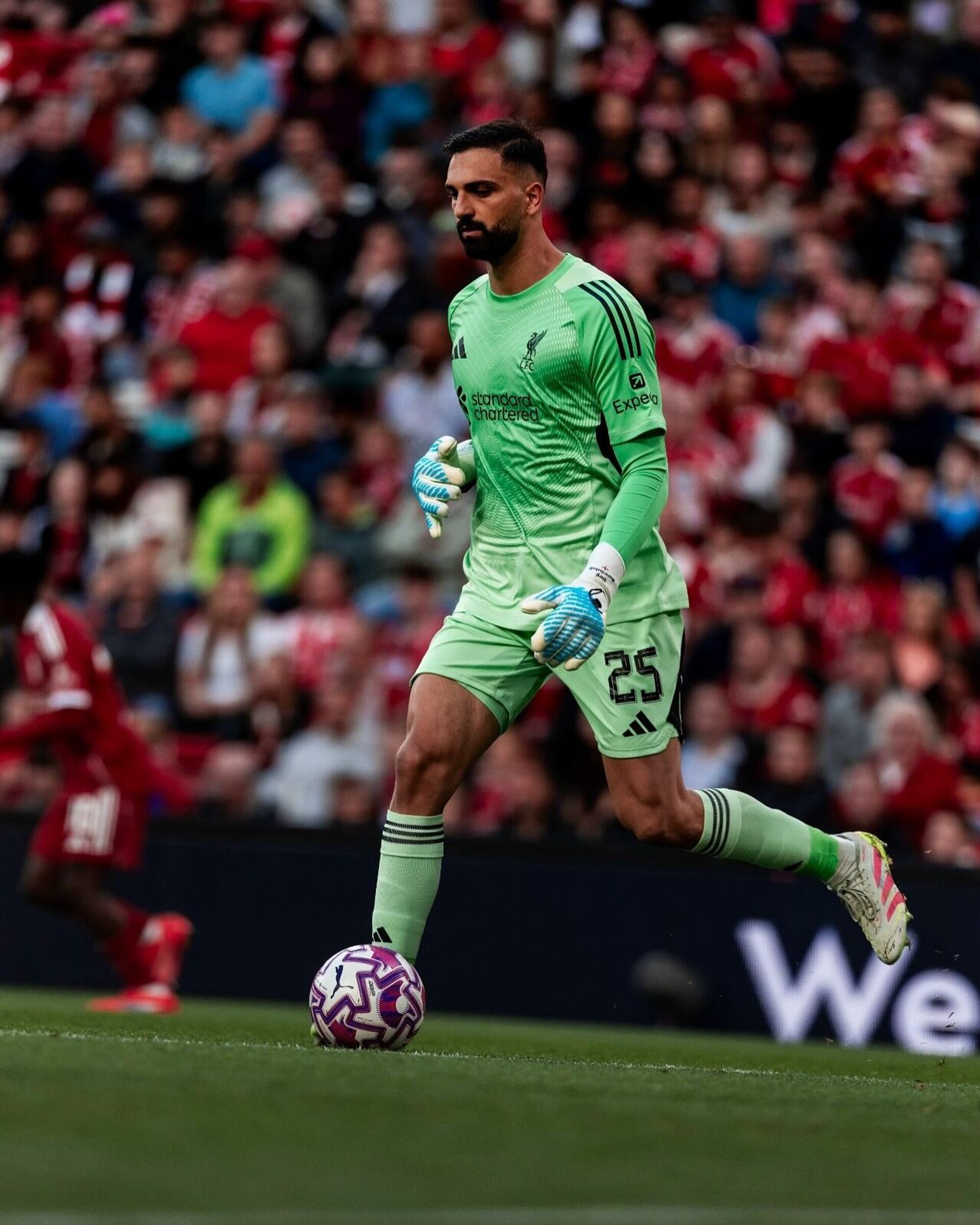 Вратарь Георгий Мамардашвили провел дебютный матч на легендарном стадионе Энфилд в составе Ливерпуля Вратарь Георгий Мамардашвили провел дебютный матч на легендарном стадионе Энфилд в составе Ливерпуля - Sputnik Грузия, 1920, 08.04.2026