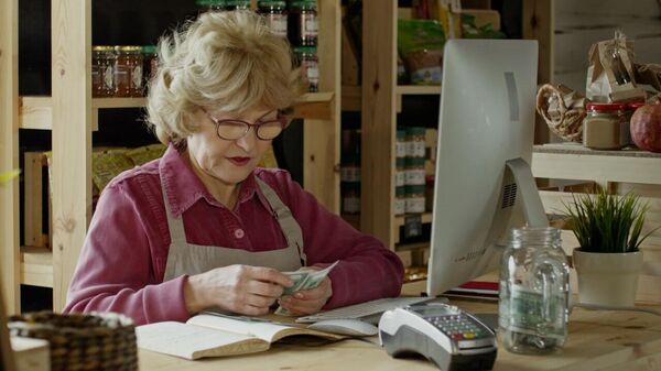 Накопительная пенсия в Грузии: денег много не бывает - видео - Sputnik Грузия