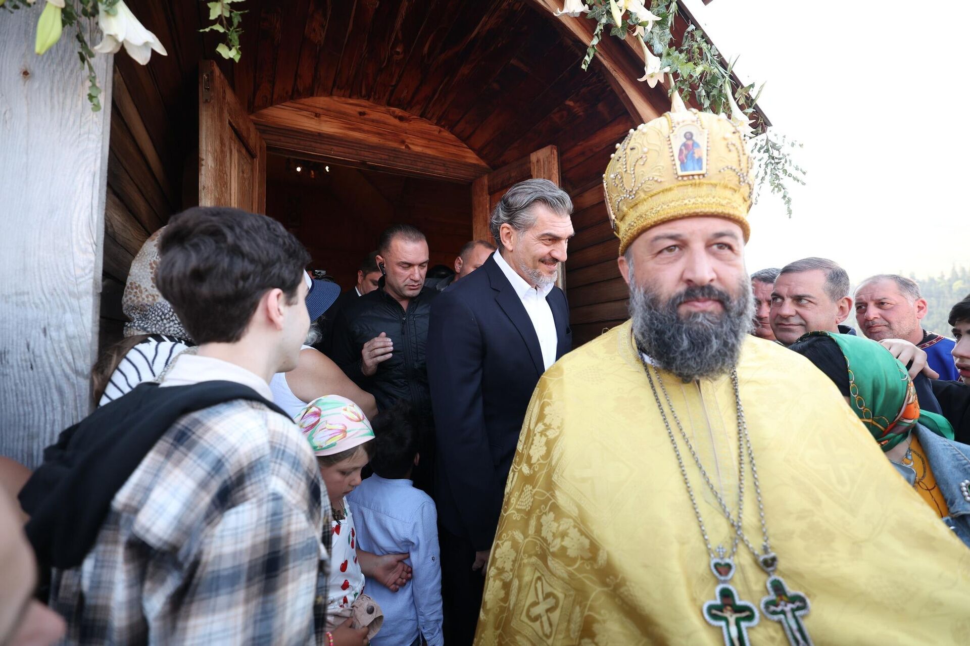 Президент Грузии Михаил Кавелашвили на празднике Преображения Господня в Гурии - Sputnik Грузия, 1920, 19.08.2025