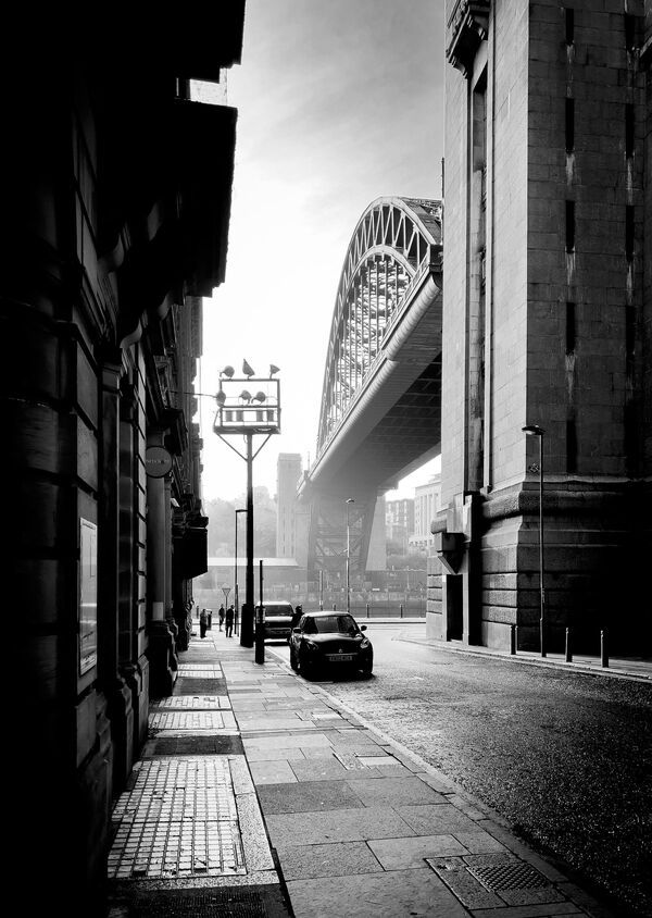 Снимок &quot;Вечный Тайн Бридж&quot; фотографа из Великобритании Адриана Бисли, победивший в категории Cityscape конкурса IPPAWARDS 2025. - Sputnik Грузия