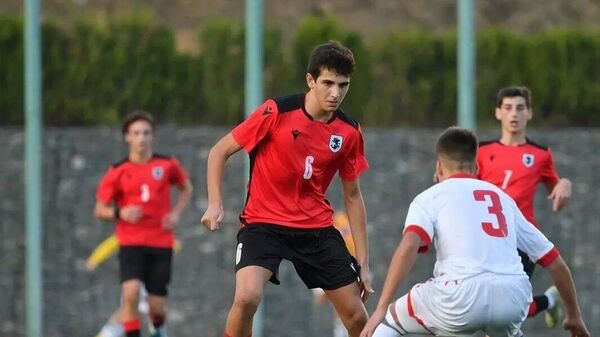 Нападающий тбилисского Динамо Николоз Чиковани подписал контракт с английским Уотфордом - Sputnik Грузия