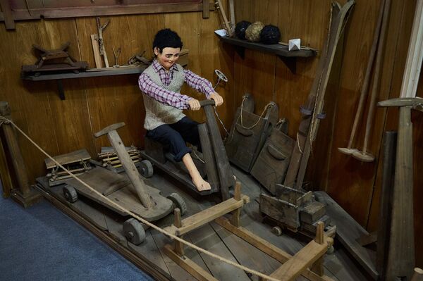 Предметы быта и инструменты также воссозданы с поразительной точностью. - Sputnik Грузия