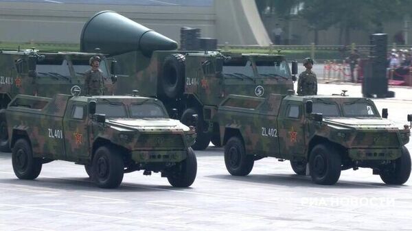 Пекин впервые показал ракеты, представляющие стратегическую ядерную триаду страны - Sputnik Грузия