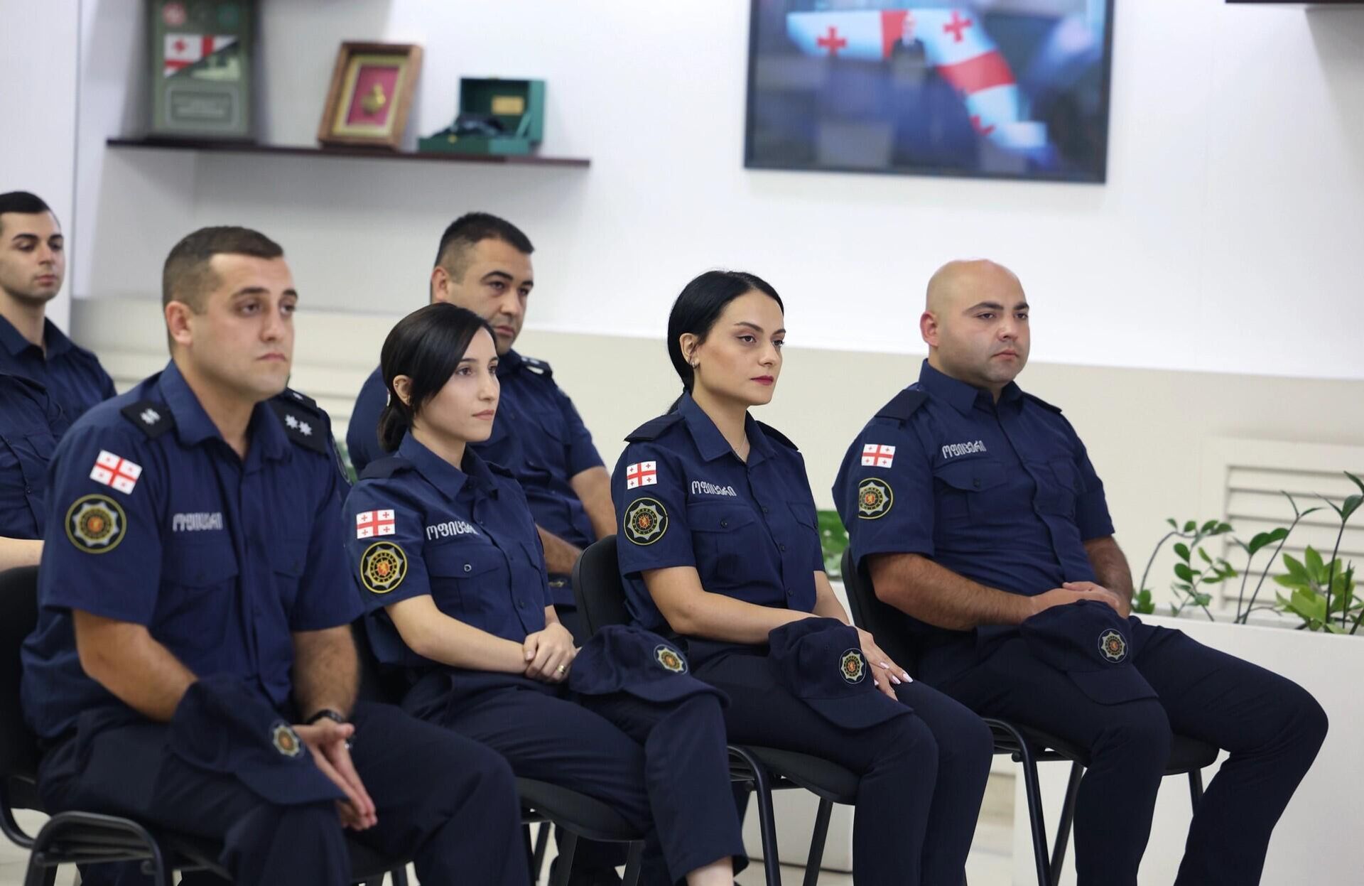 Офицеры правопорядка заступили на службу в трех городах Грузии – Телави, Кутаиси и Гори - Sputnik Грузия, 1920, 07.09.2025