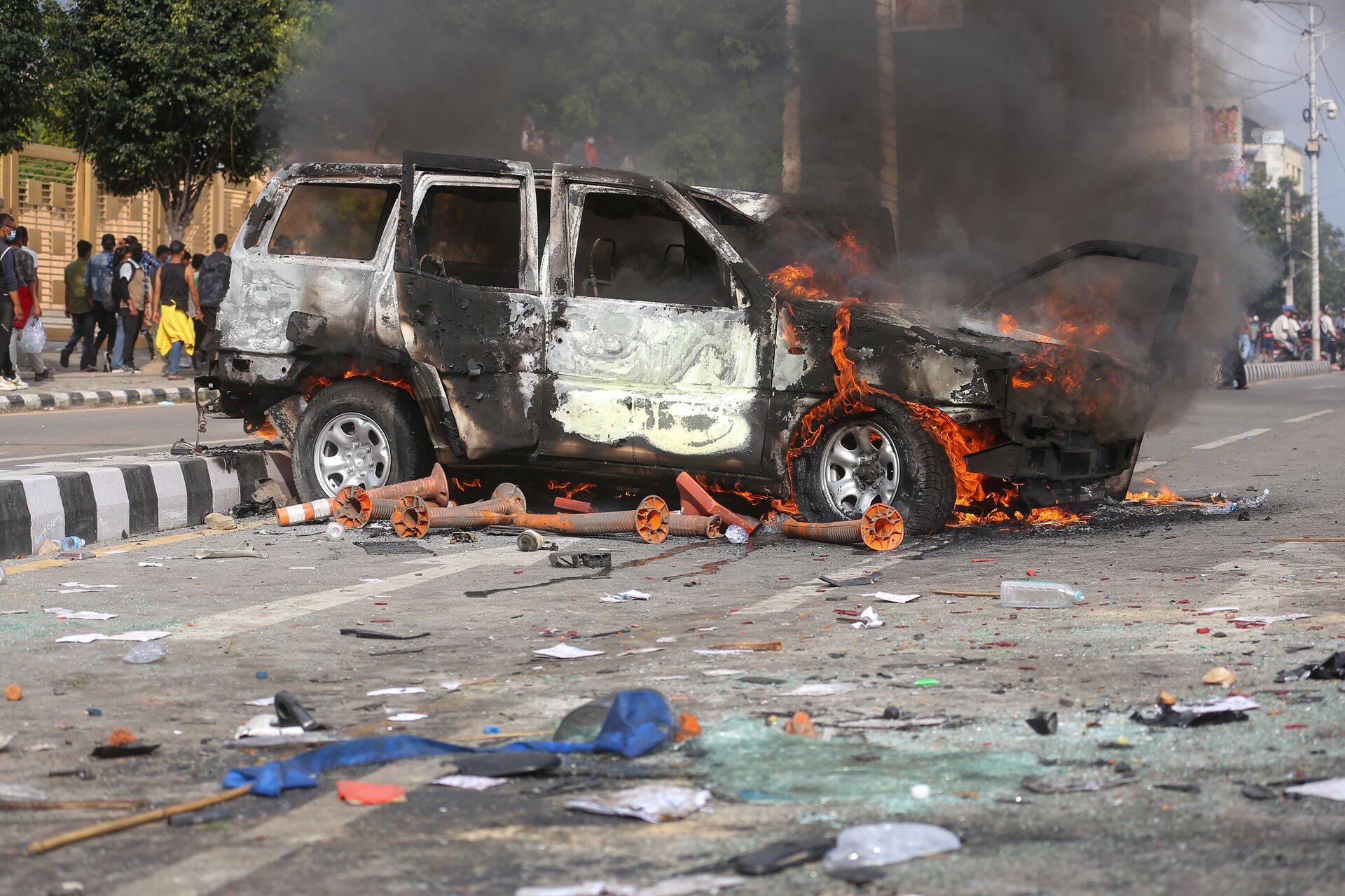 Тысячи молодых протестующих столкнулись с полицией у здания Федерального парламента в Катманду, Непал - Sputnik Грузия, 1920, 09.09.2025