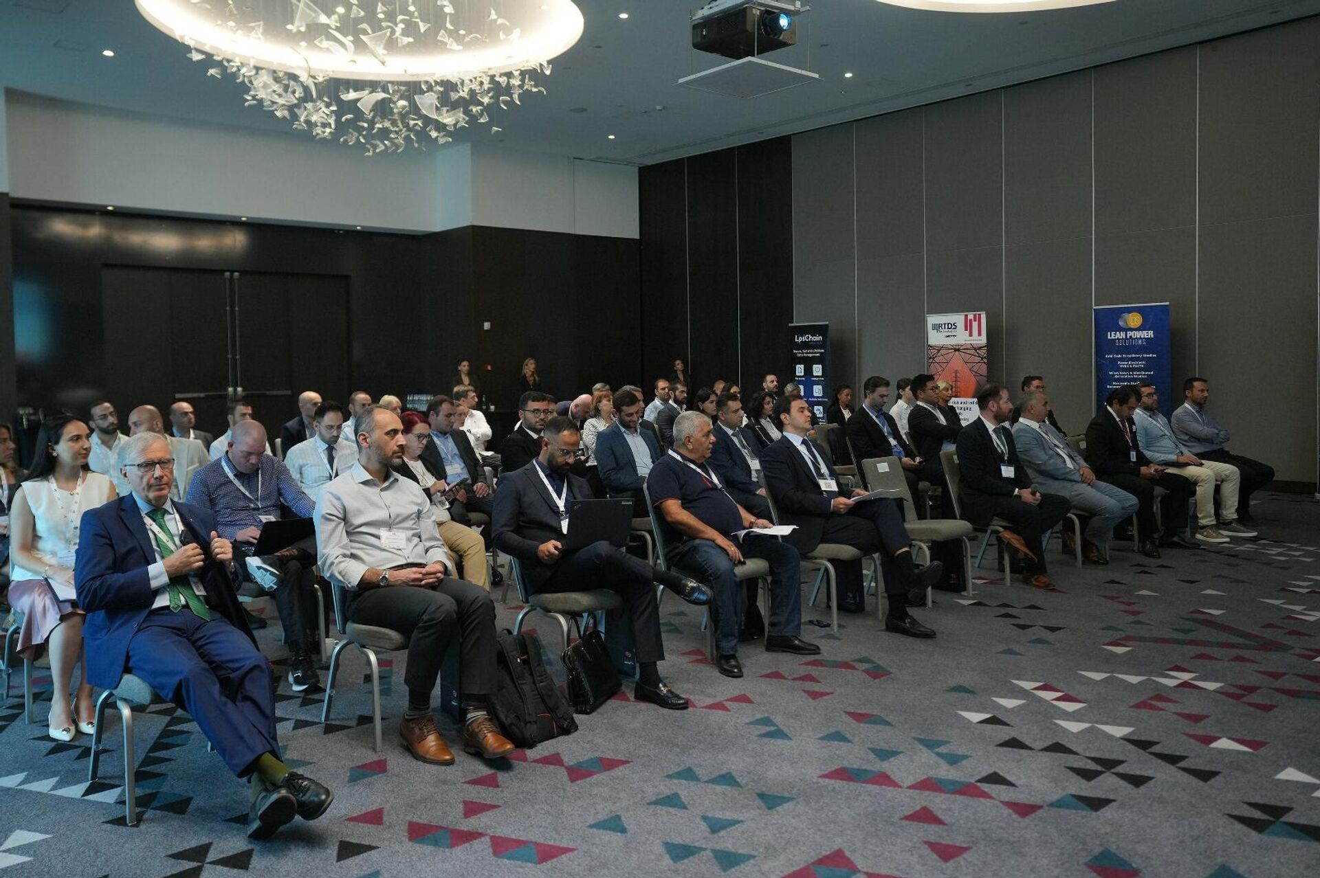 Замминистра экономики и устойчивого развития Инга Пхаладзе на Форуме операторов систем электропередачи Черноморского региона - Sputnik Грузия, 1920, 09.09.2025