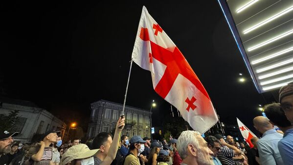 Движение по проспекту Меликишвили в центре Тбилиси было парализовано долгое время.  - Sputnik Грузия